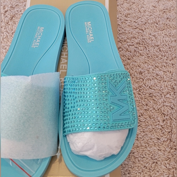 Michael Kors MK Slides - Picture 2 of 8